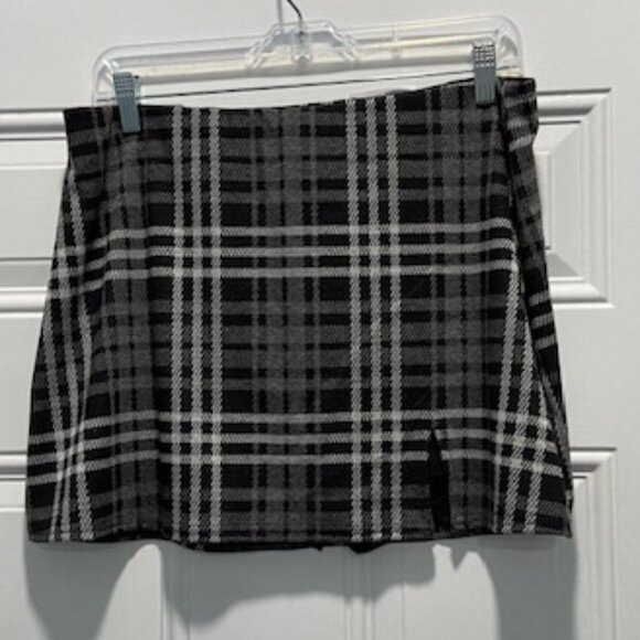 American Eagle Black/Grey/White Plaid Skort L Mini - Picture 1 of 4